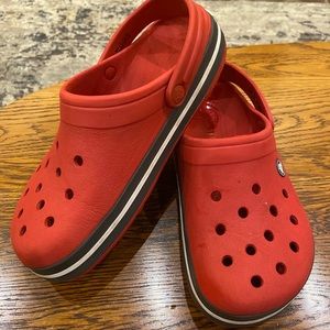 Red Crocs  men’s 6 women’s 8